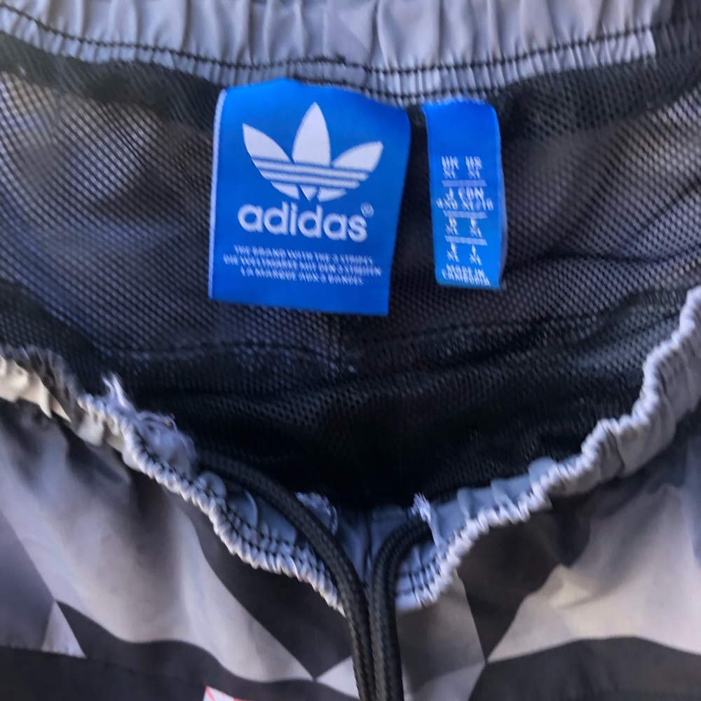 Men’s adidas swim trunks size XL - Picture 3 of 3